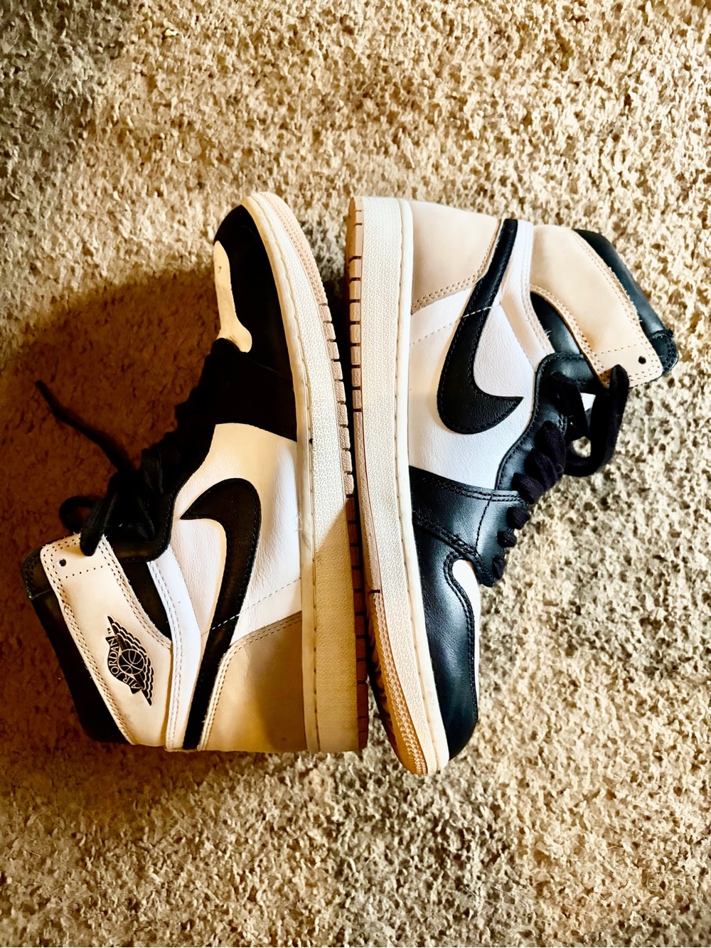 Nike air Jordan 1 tan, black & White High-Top Sneakers